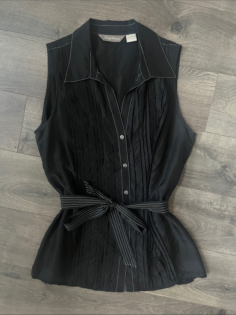 Tommy Bahama Silk Black Sleeveless Pleated Button-Front Tie-Waist Top